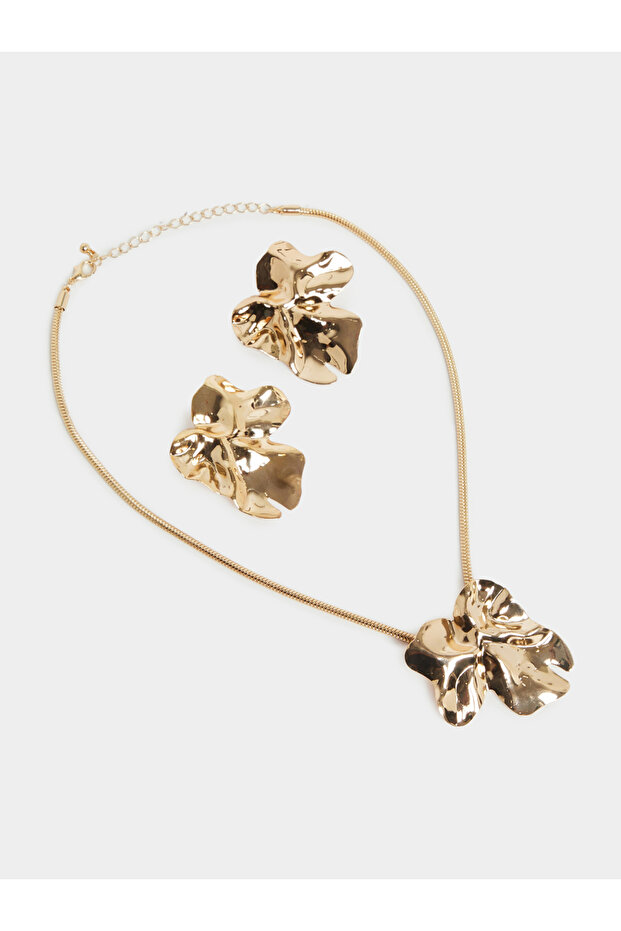 Gold Flower Necklace and Earrings Set