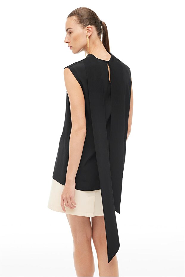 Siyah Bağlamalı Bluz - 3