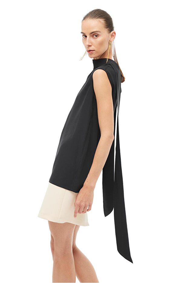 Siyah Bağlamalı Bluz - 2