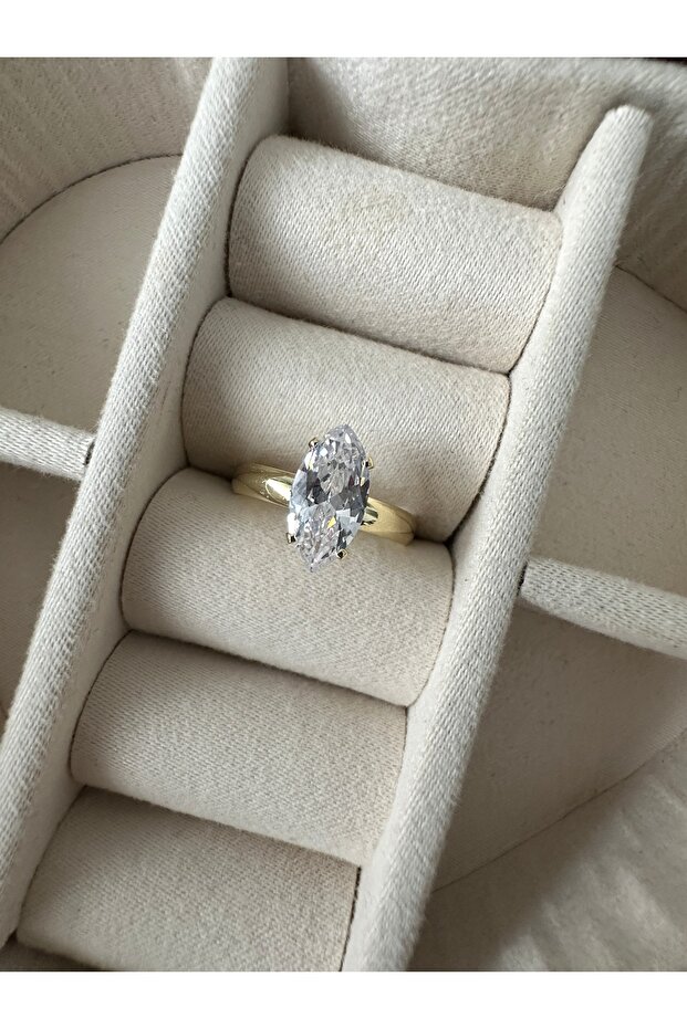 خاتم ذهبي بيضاوي الشكل من نوع سوليتير - 1