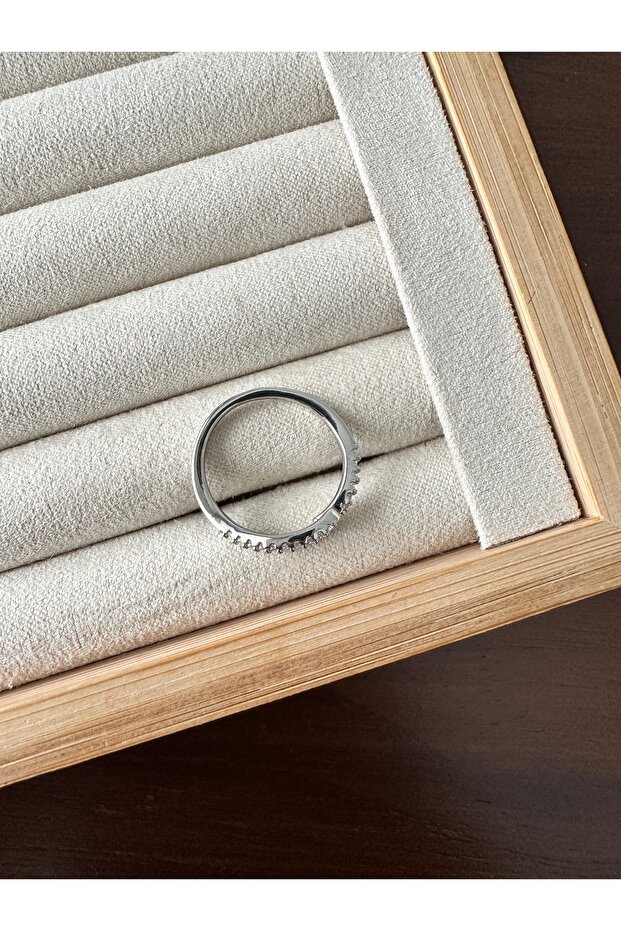 خاتم فضي اللون مرصع بالأحجار الكريمة - 3