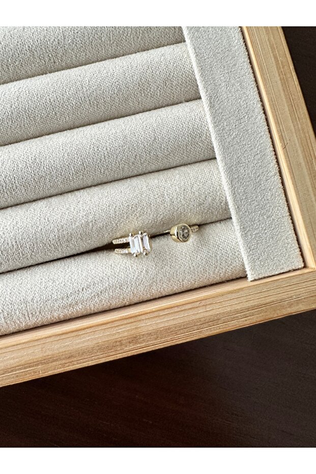 خاتم حجر غير متماثل - 1