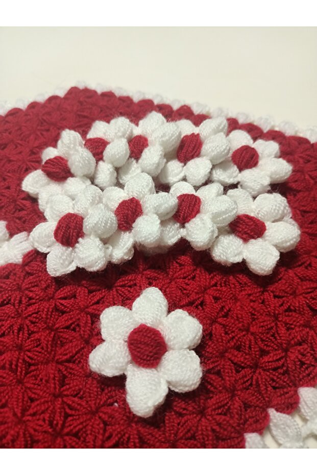 Hand-Knitted Daisy Motif 1 Pack (10 Pieces) in Red and White Color