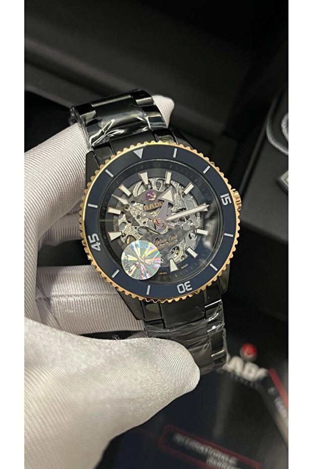 سيارة أوتوماتيكية عالية الجودة مع علبة مقاومة للماء - 1