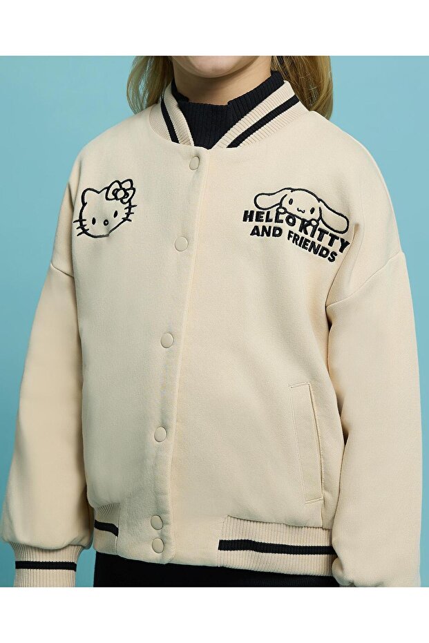 جاكيت مطرز بشخصية هيلو كيتي مع إغلاق بأزرار - 6