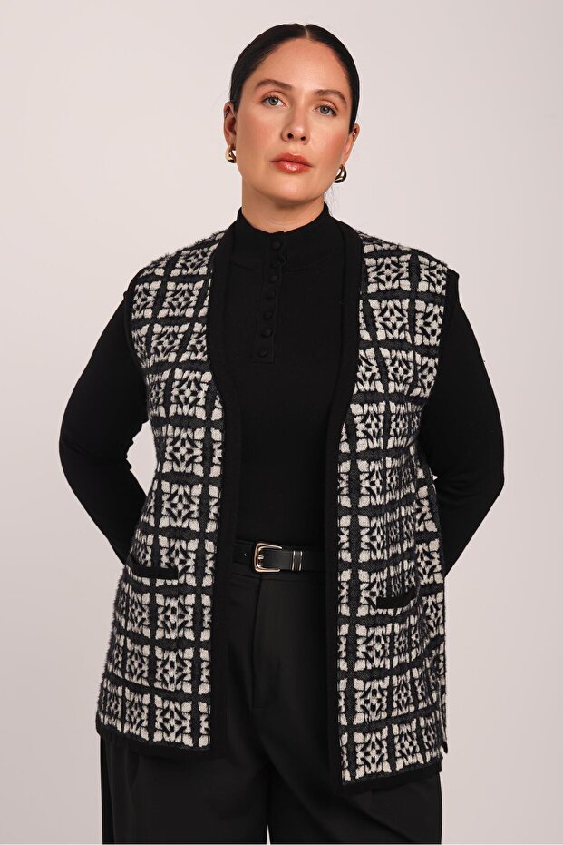 Women's Black Stone Beard Feather Plaid Pattern Pocketed Knitwear Vest