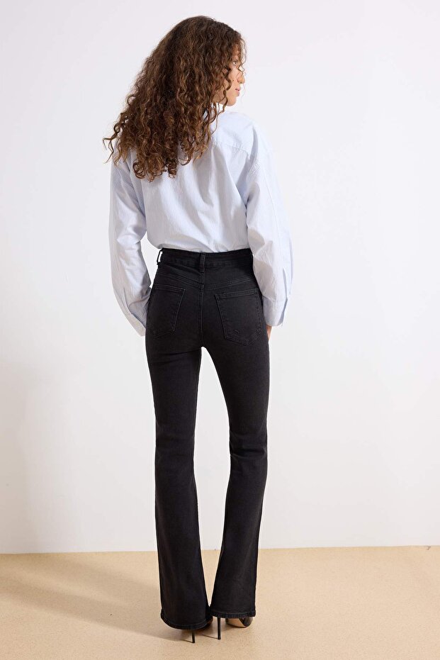 More Sustainable Siyah Yüksek Bel Orta Esnek Flare İspanyol Paça Jeans TWOSS23JE00063 - 4