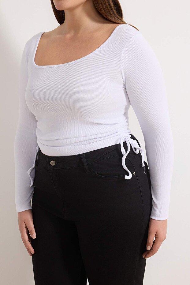 Siyah-Beyaz 2'li Paket Yanları Büzgülü Büyük Beden Bluz TBBAW26AF00105 - 6