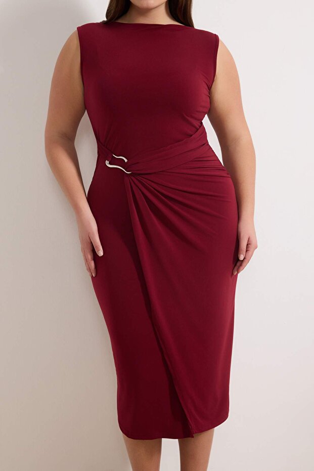 Bordo Bodycon Midi Aksesuar Detaylı Örme Büyük Beden Elbise TBBSS25AH00248 - 3