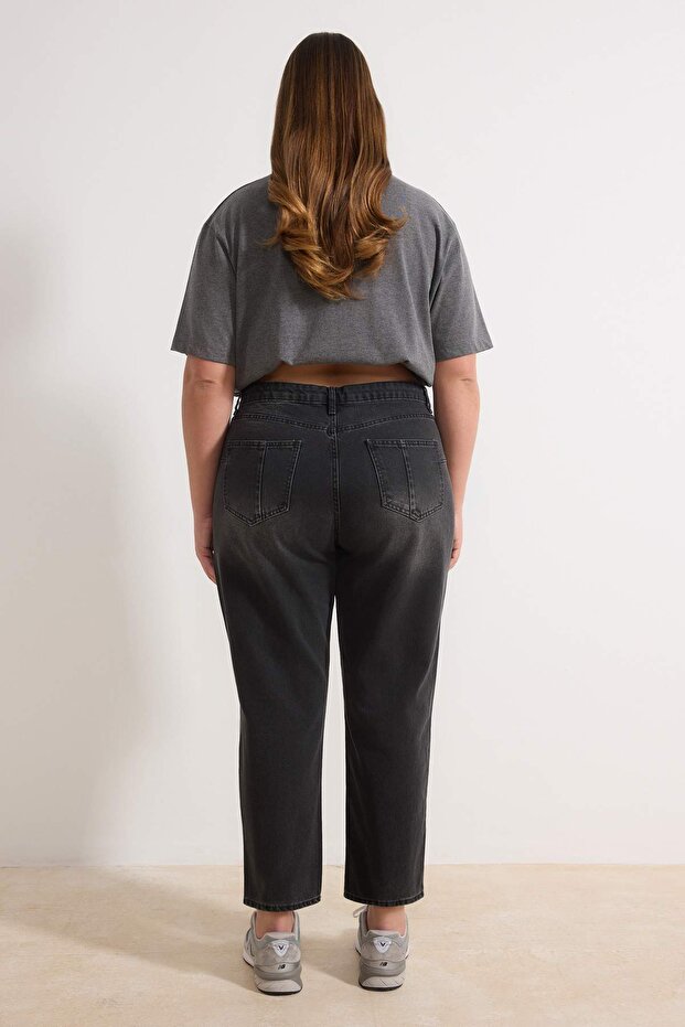 Antrasit Destroy Detaylı Mom Fit %100 Pamuk Denim Büyük Beden Jeans TBBSS23CJ00019 - 4