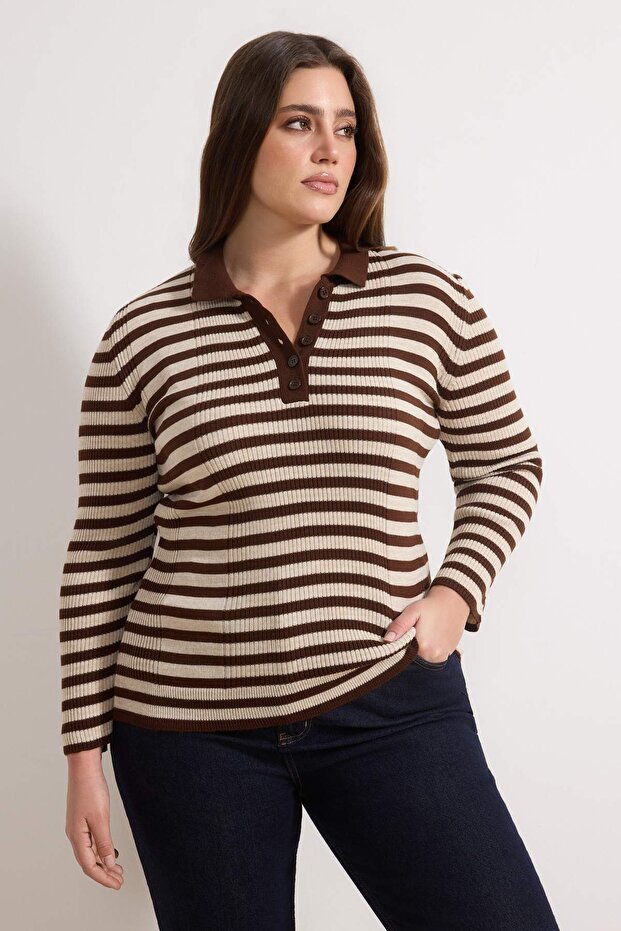 Kahverengi Polo Yaka Basic Çizgili Fitted/Vücudu Saran Triko Kazak TBBAW26AN00064 - 3