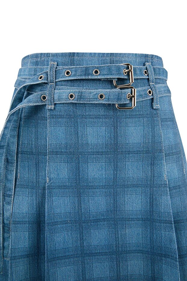 Mavi Yüksek Bel Ekose Desenli Pileli Kemerli %100 Pamuk Non-Stretch Denim Etek TBBSS26AZ00007 - 5