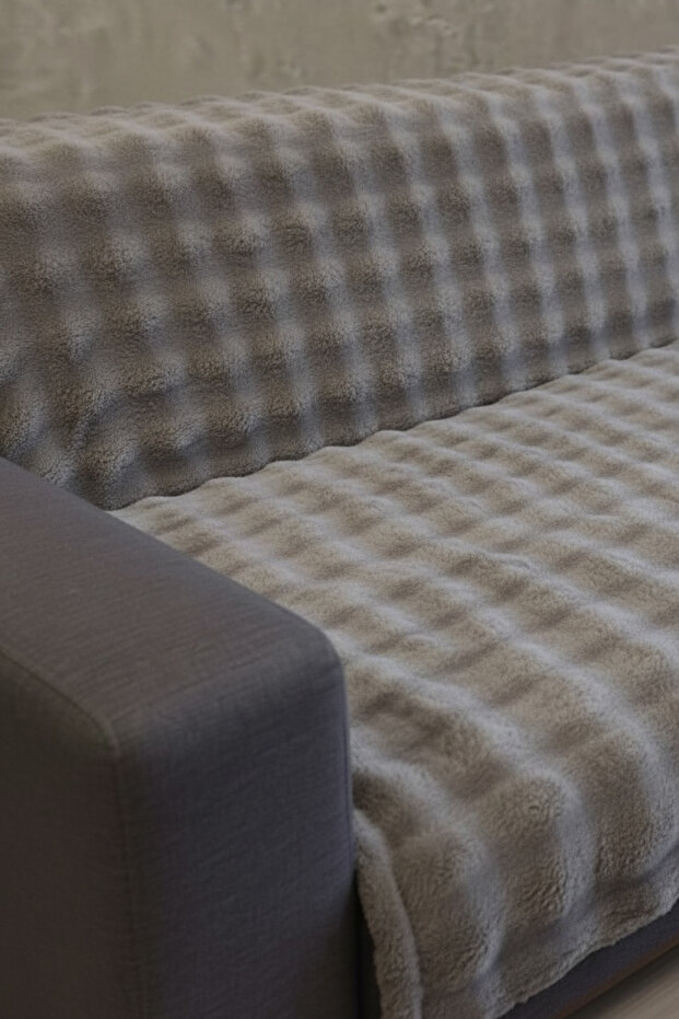 Non-Slip Plush Sofa Cover Three-Seater Soft-Textured Armchair Cover 170x210
