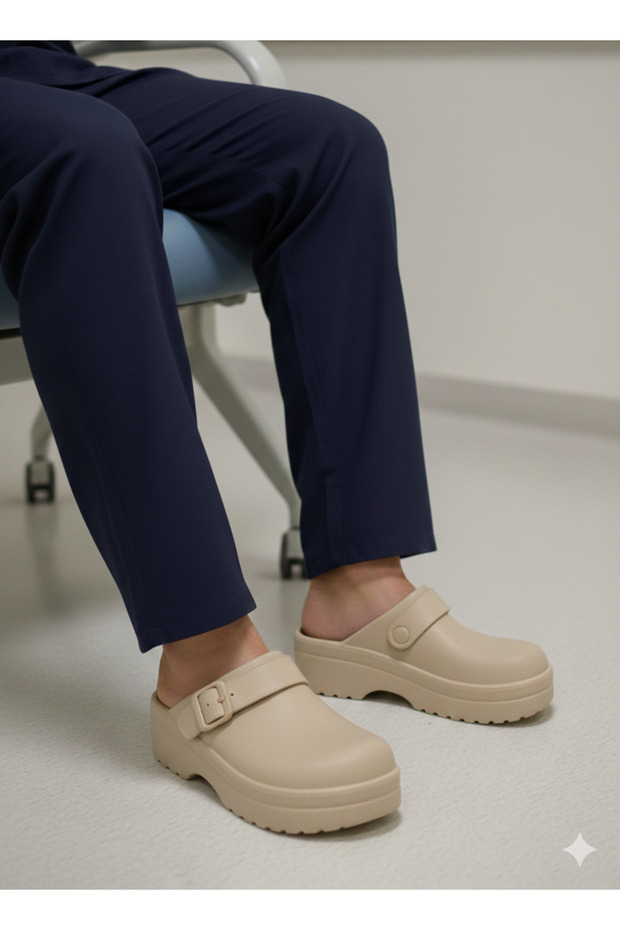Beige Closed Sterile Hospital Factory Workplace Sabo Slippers