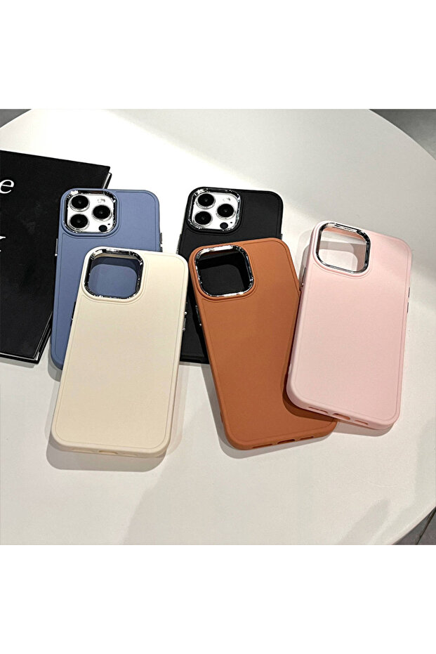 Silicone case compatible with iPhone 16 Plus - Black - 4