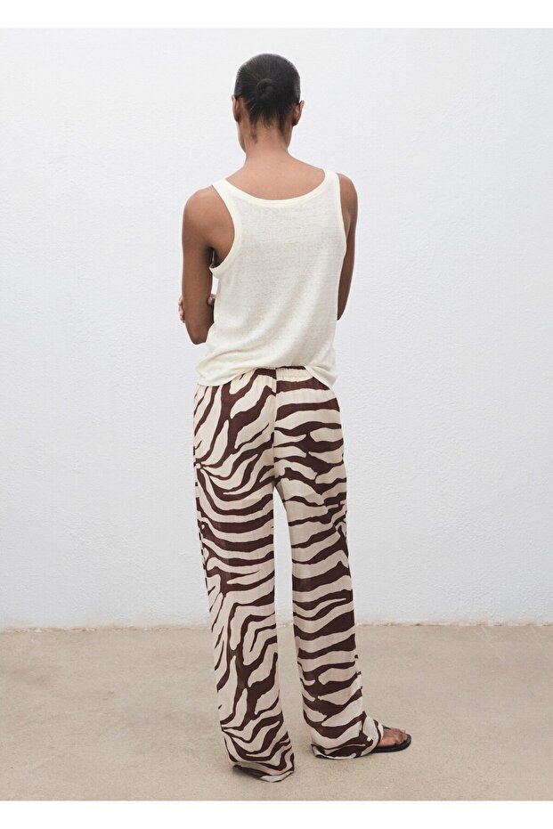 Zebra desenli dökümlü pantolon - 4
