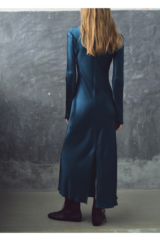 Uzun saten elbise - 4