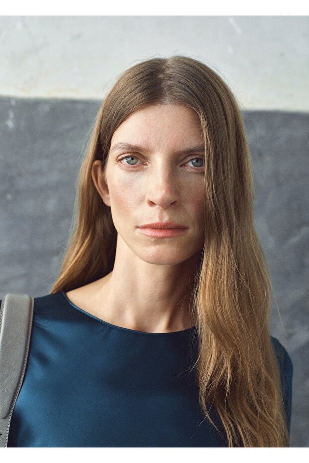 Uzun saten elbise - 6