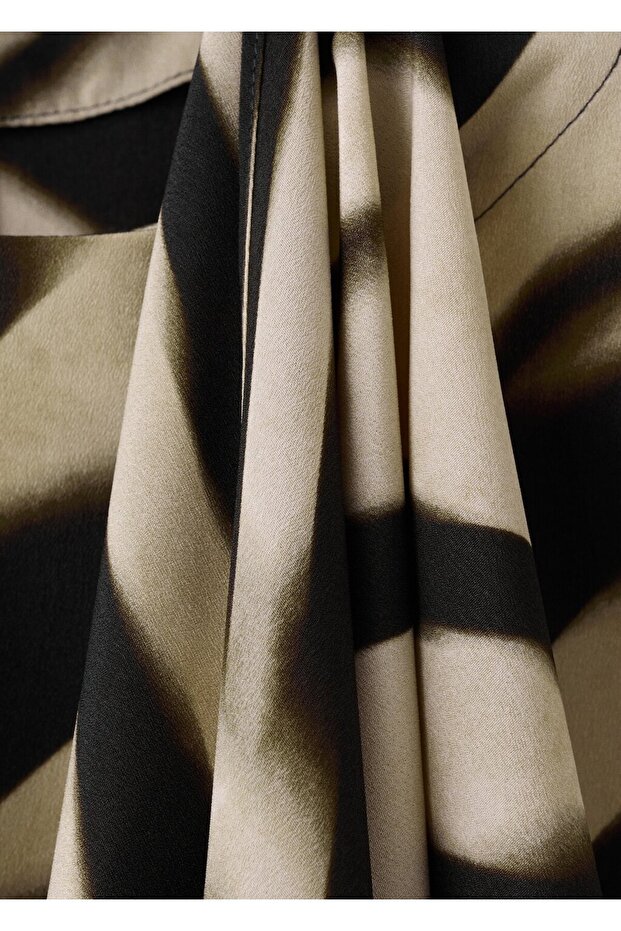 Desenli fularlı bluz - 7