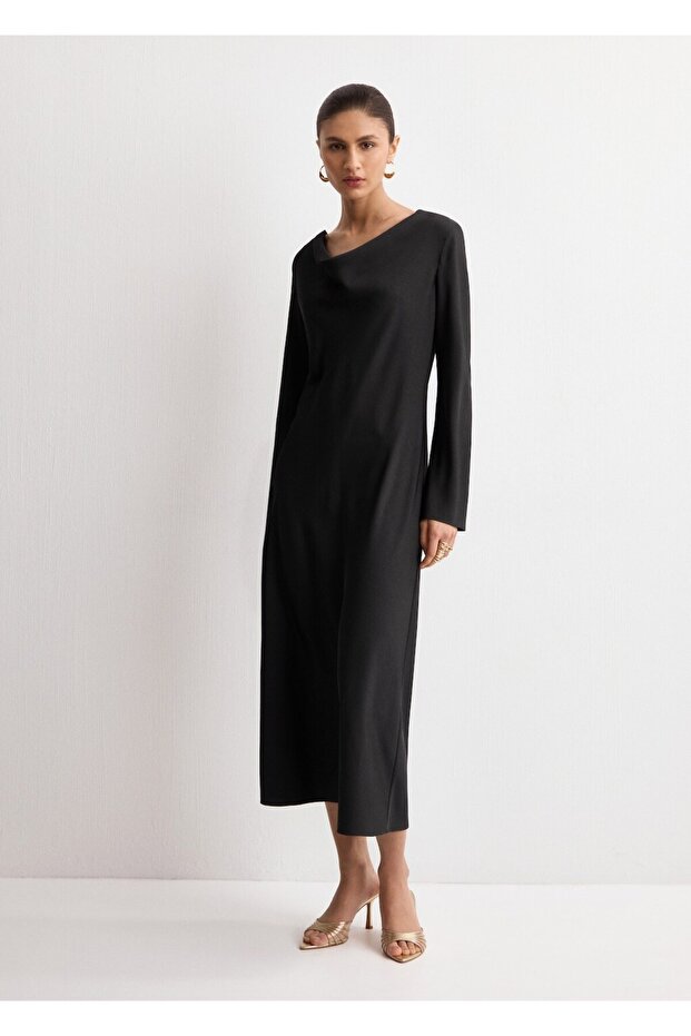 Yakası drapeli elbise - 2