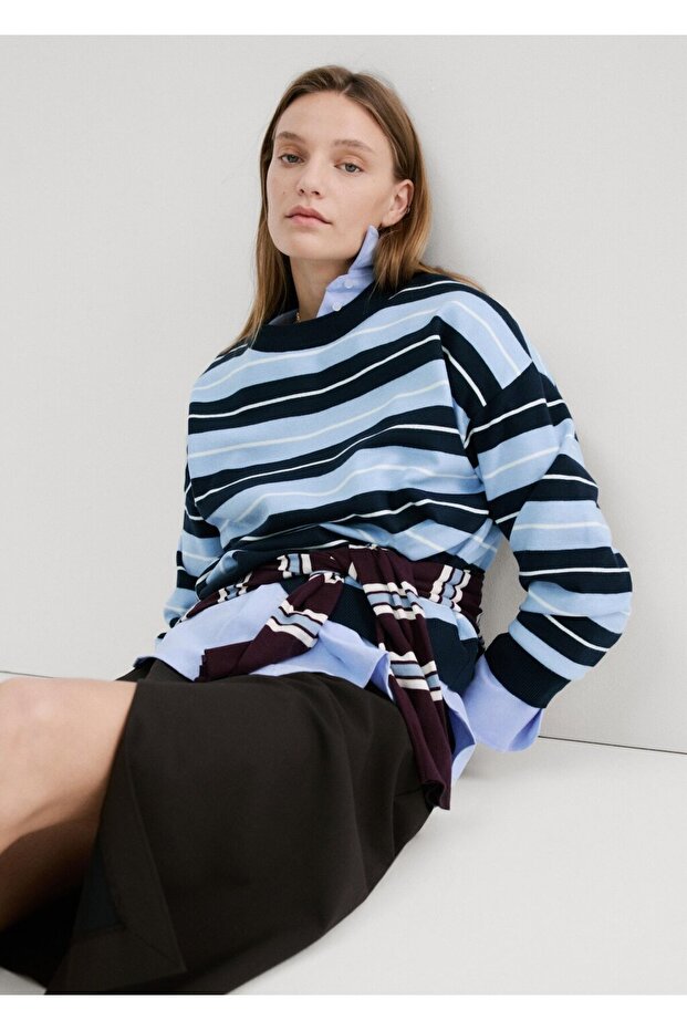 Çizgili triko kazak - 1