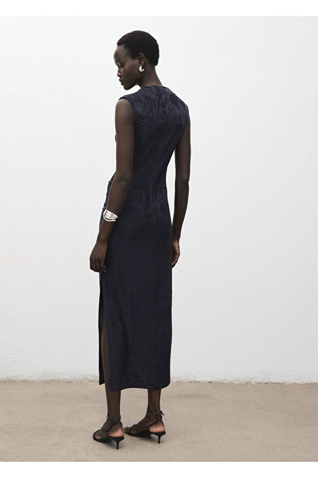 Drape yaka işlemeli elbise - 4