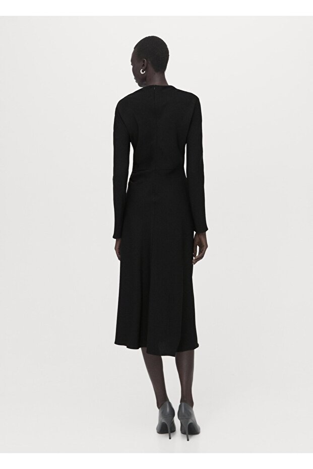 Büzgülü midi boy elbise - 4