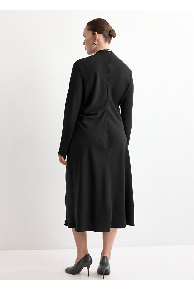 Büzgülü midi boy elbise - 8