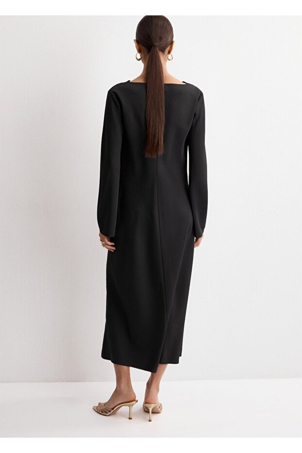 Yakası drapeli elbise - 4