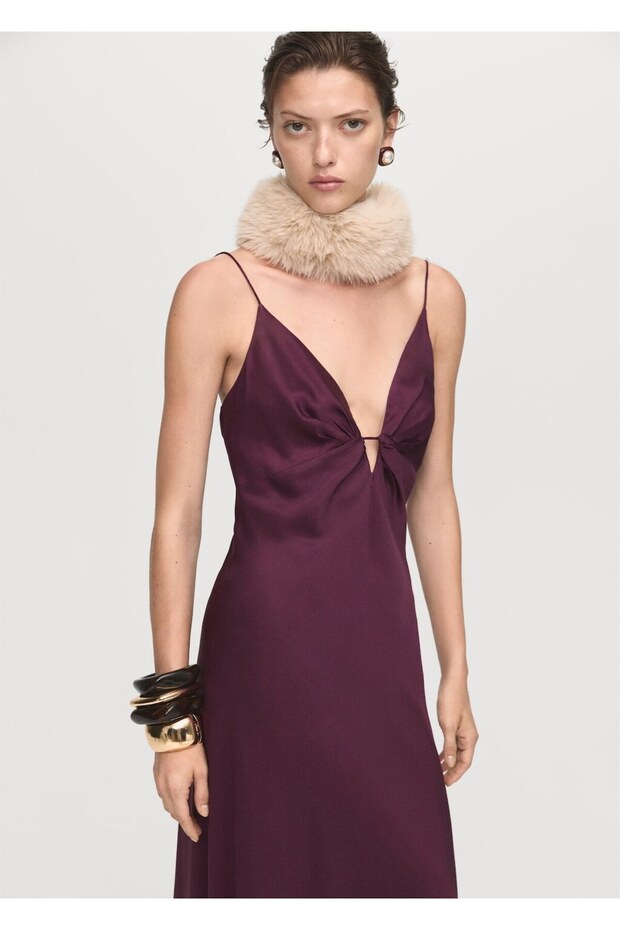 V yakalı saten elbise - 1