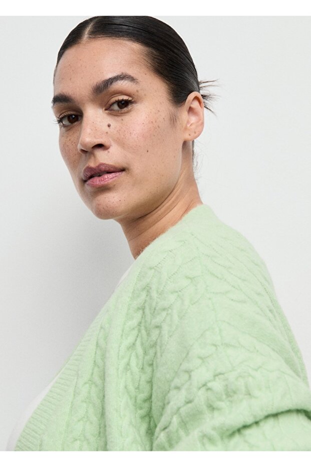 Örgü desenli triko hırka - 8