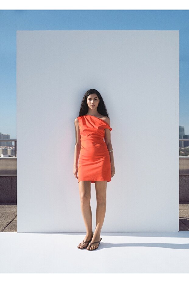 Asimetrik yaka kısa elbise - 2