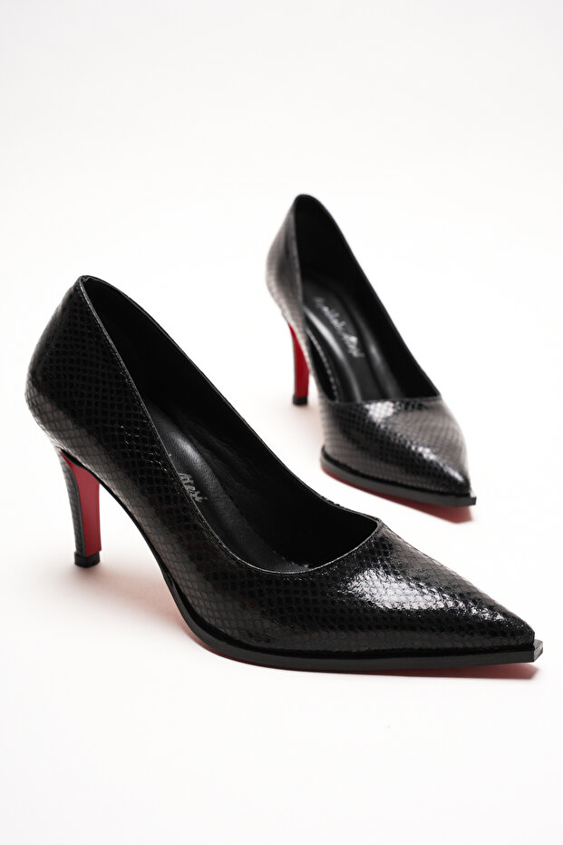 Women's Black Snake Pointed Toe Design Sole Thin Low Heel Shoes Gronia