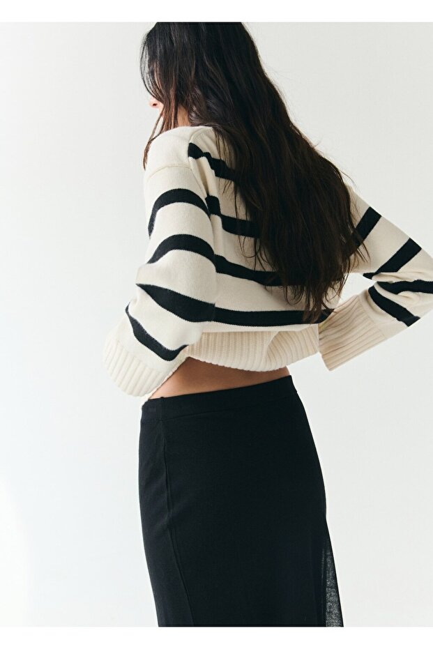 Çizgili triko kazak - 4
