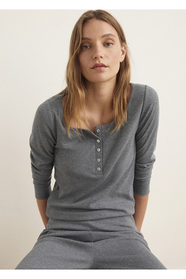 Düğmeli ribana triko tişört - 1