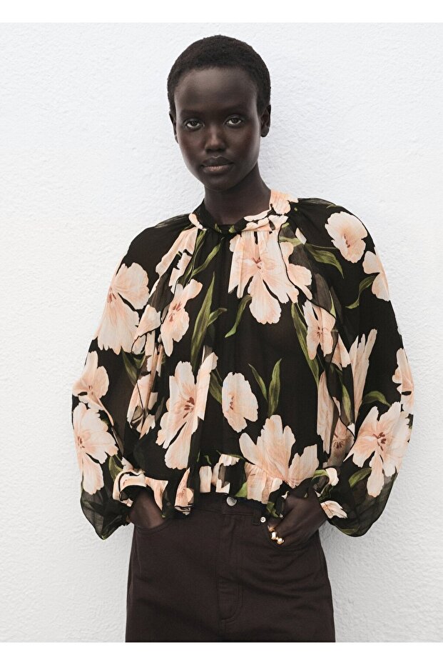 Yarı transparan çiçekli bluz - 1