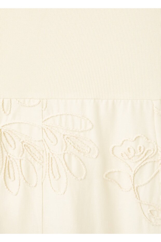 Çiçek işlemeli elbise - 8