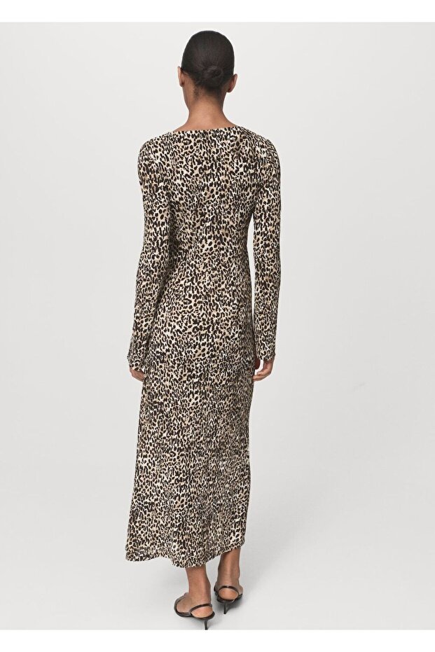 V yaka desenli elbise - 4