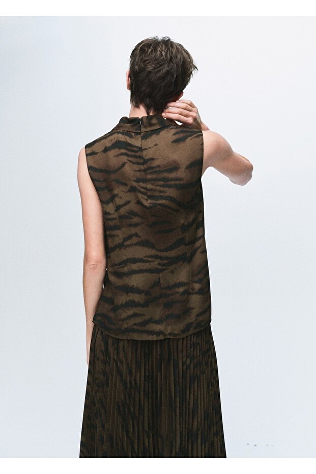 Hayvan desenli drape yaka bluz - 4