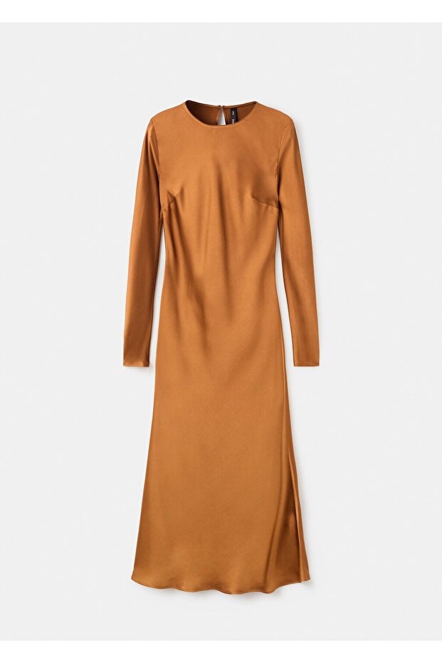 Uzun saten elbise - 3