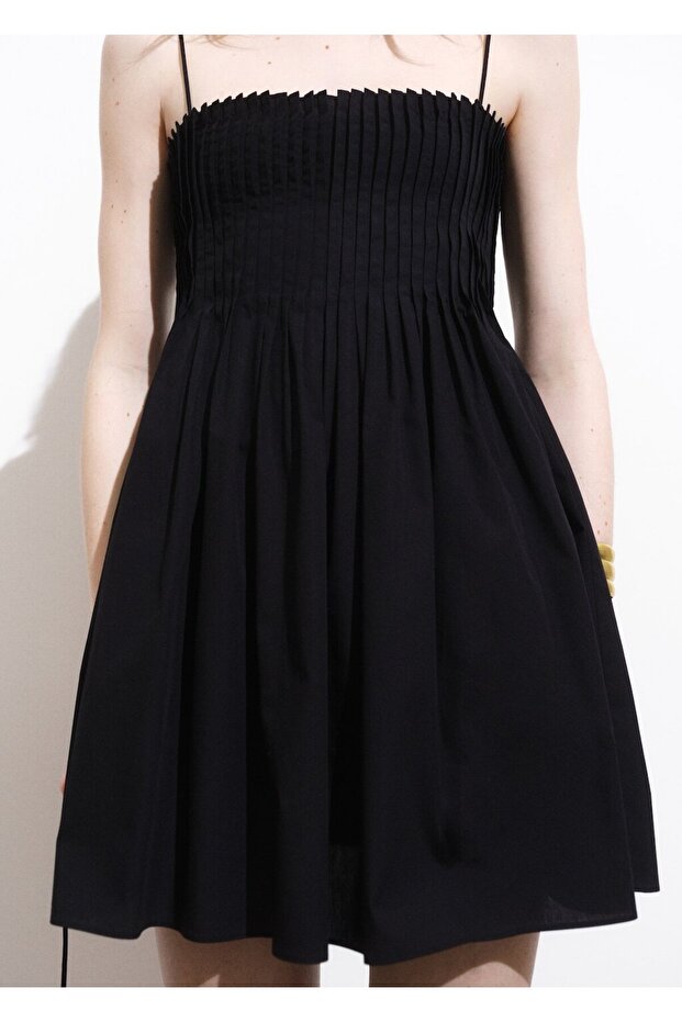 Pamuklu pileli elbise - 8