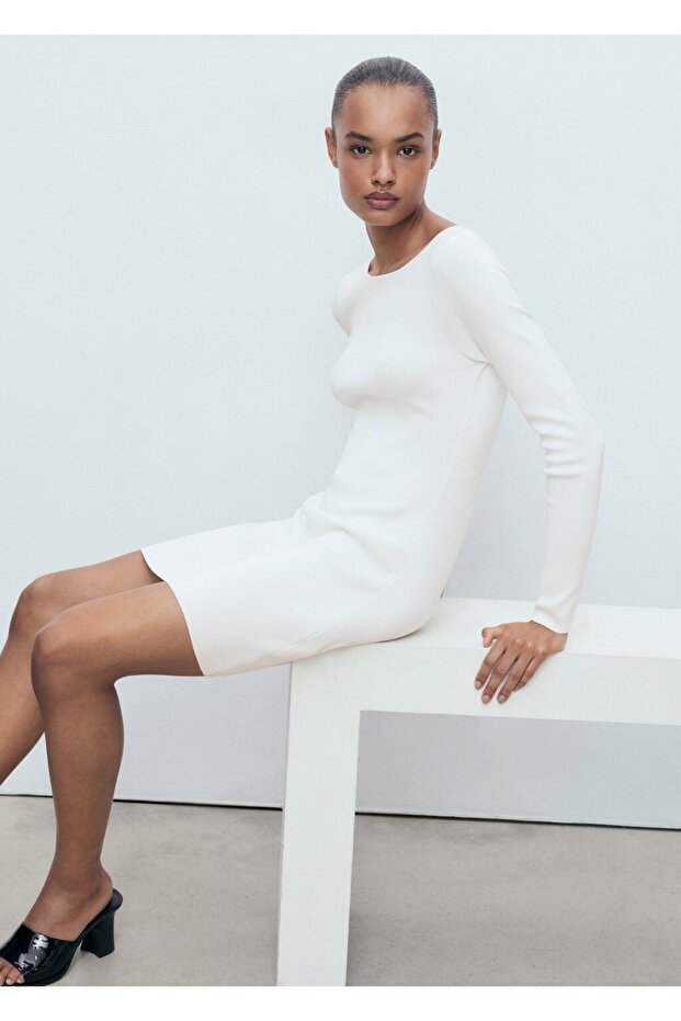 Sırtı açık triko elbise - 1