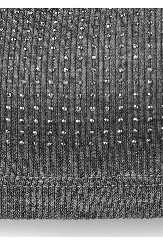 Drape yaka taşlı bluz - 5