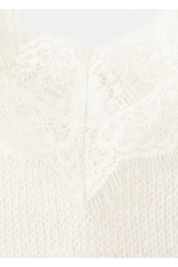 Dantel yakalı bluz - 5