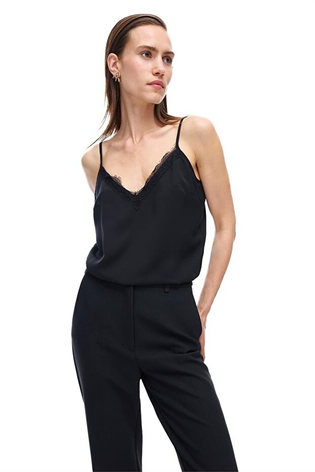 Siyah V-Yaka Askılı Bluz - 4