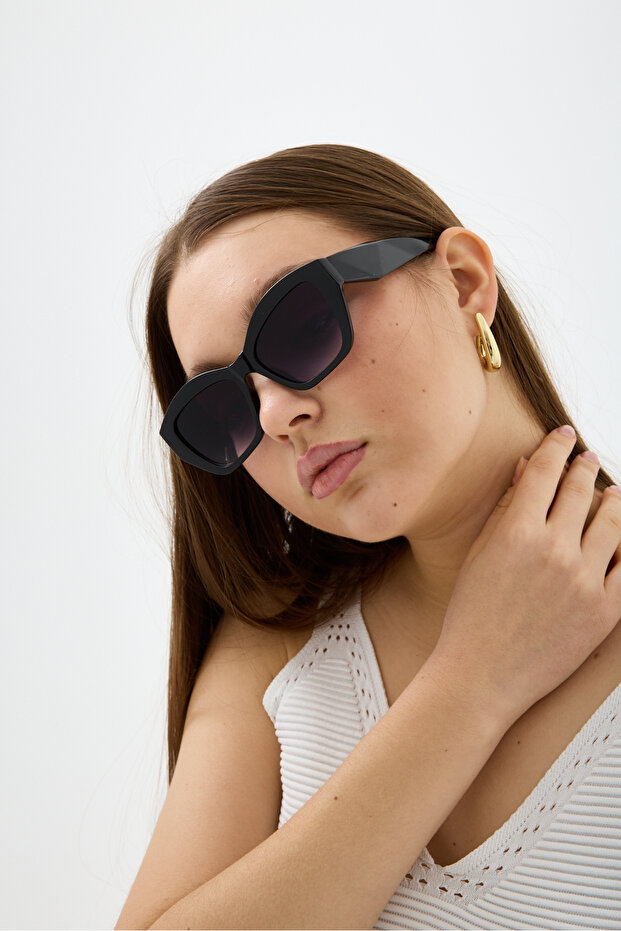 Paula Unisex Black Luxury Square Sunglasses