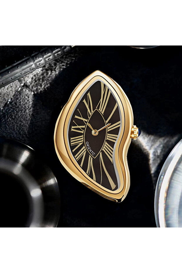 ساعة أورينت سي بتصميم سريالي - 4