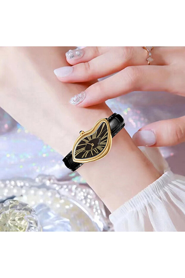 ساعة أورينت سي بتصميم سريالي - 2