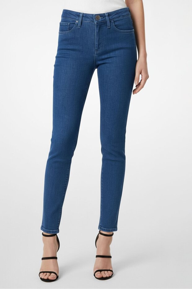 Women Regular Fit Plain Slim Leg Jeans, Blue