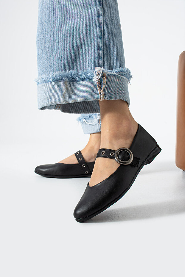 Black Capsule Detail Elastic Buckle Ballerina Casual Shoes